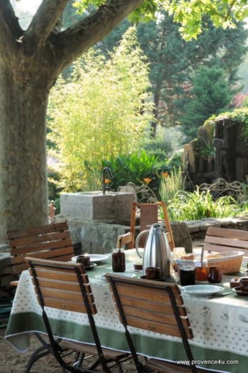 Une Campagne En Provence Bras Esterno foto